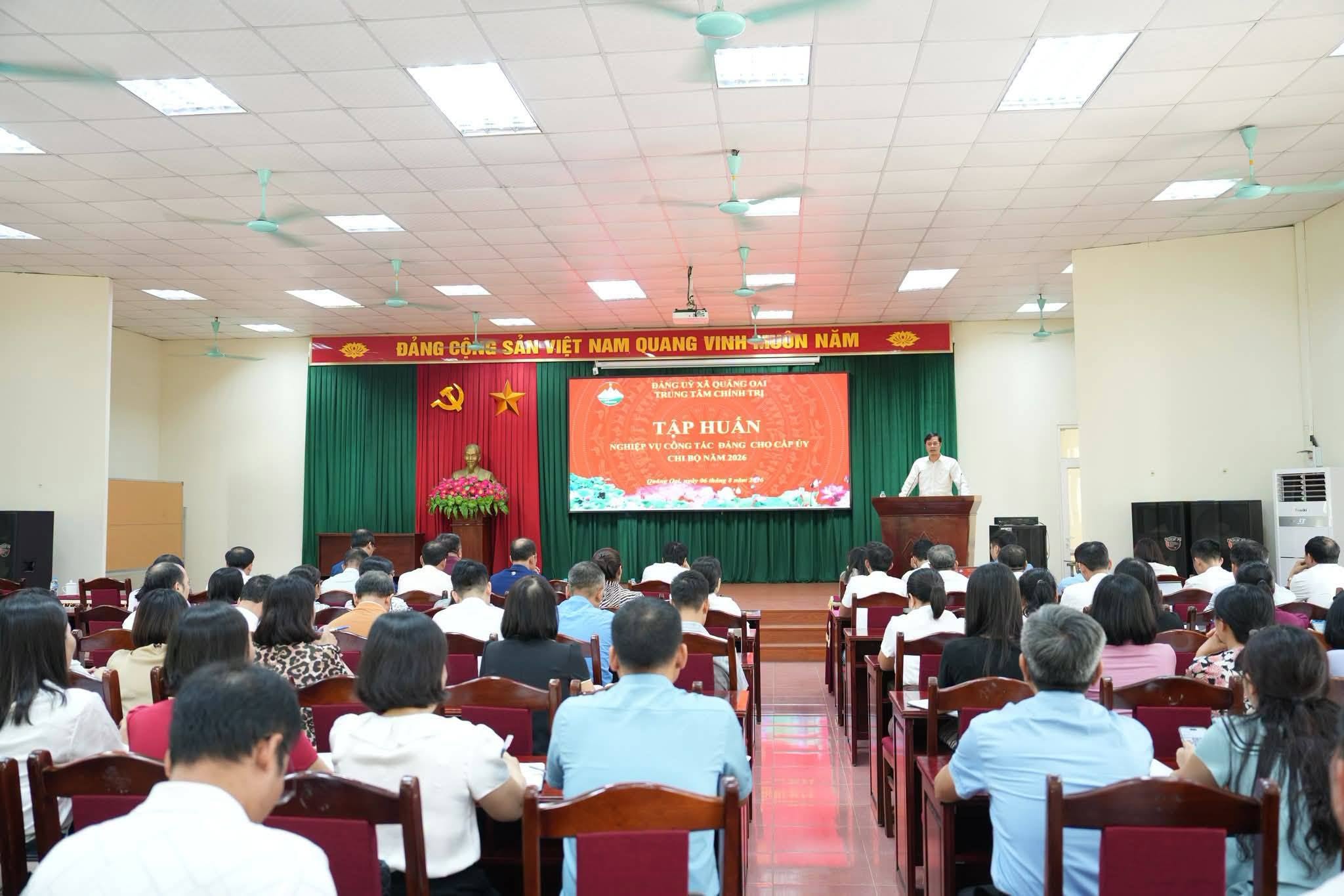 Xã Quảng Oai nâng cao năng lực cấp ủy cơ sở qua tập huấn toàn diện nghiệp vụ công tác xây dựng Đảng