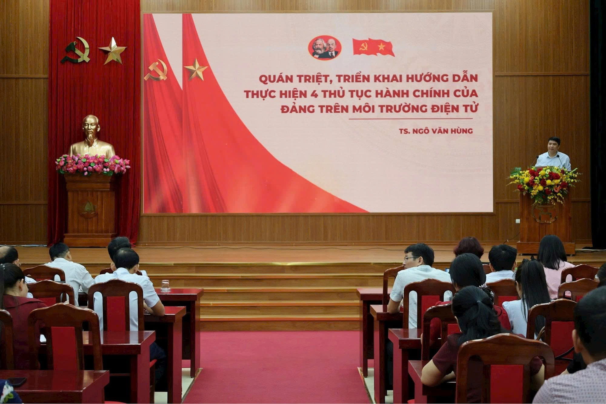 Xã Tiến Thắng đưa thủ tục hành chính của Đảng lên môi trường số, nâng chất công tác xây dựng Đảng