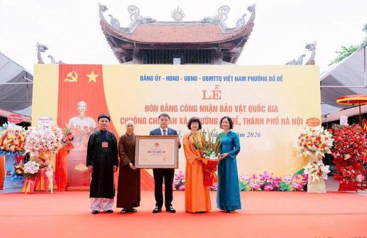 Phường Bồ Đề đón Bằng công nhận Bảo vật Quốc gia chuông chùa An Xá