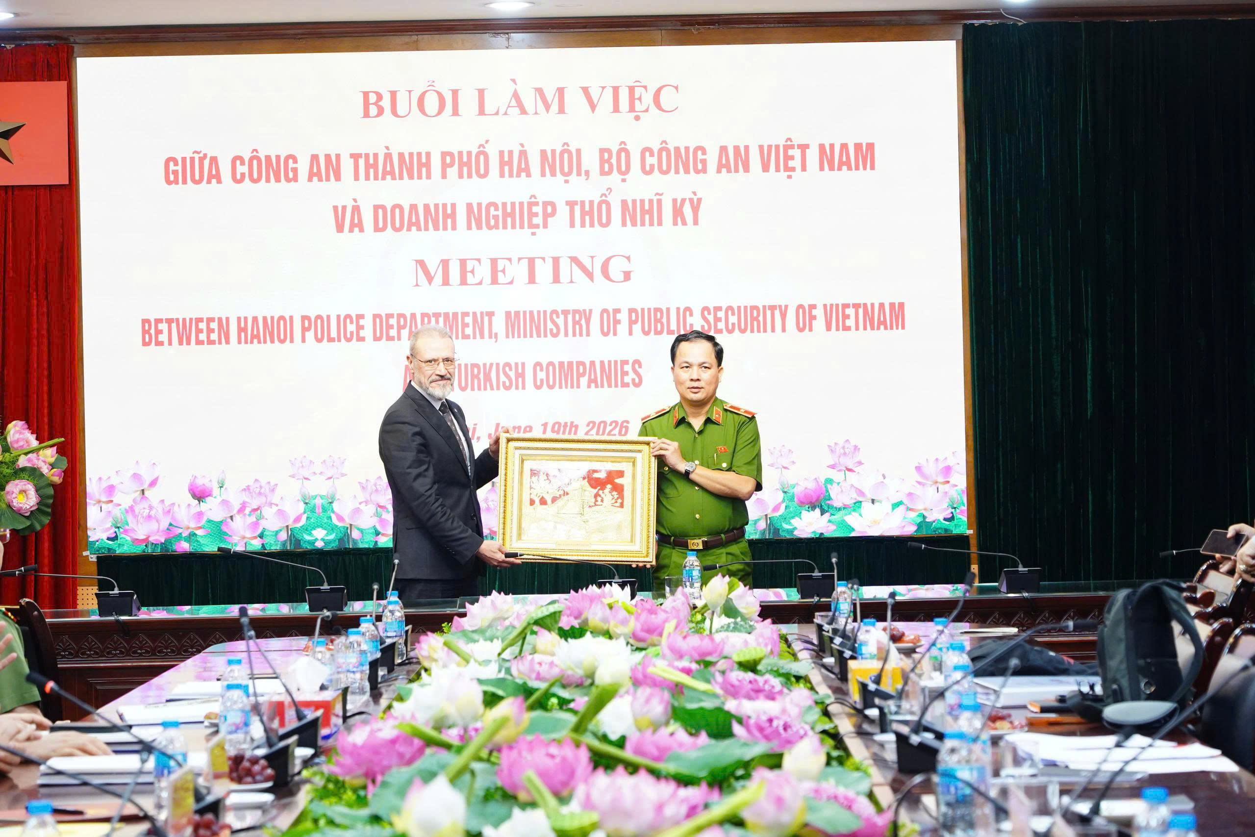 Hà Nội tăng cường hợp tác quốc tế, tìm kiếm giải pháp công nghệ hiện đại phục vụ bảo đảm an ninh, trật tự