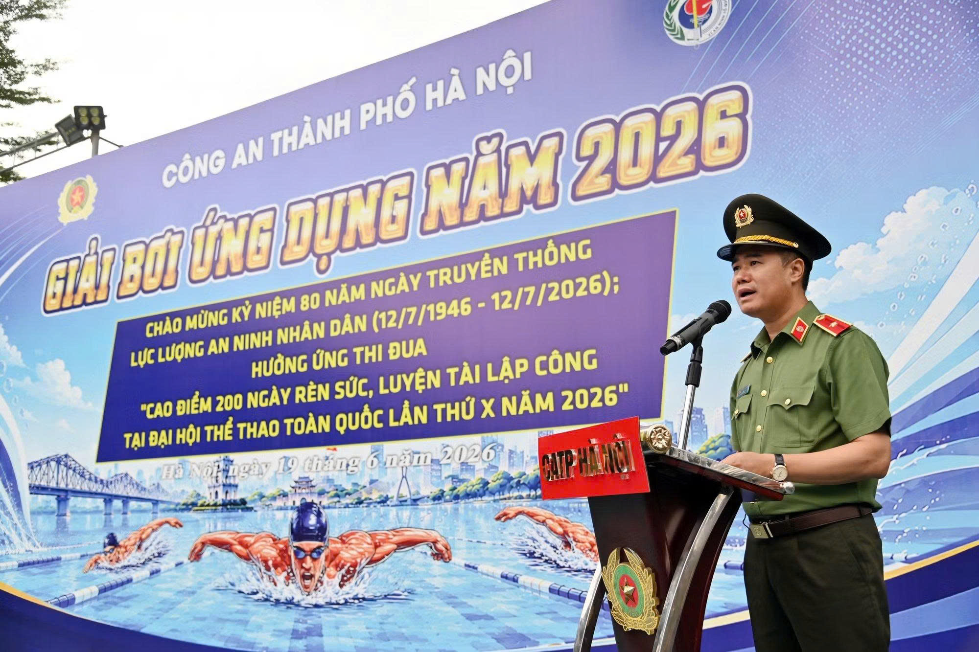 Hà Nội: 469 cán bộ, chiến sĩ tranh tài tại Giải bơi ứng dụng, nâng cao năng lực thực hiện nhiệm vụ