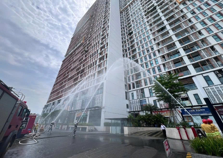 Diễn tập phương án chữa cháy, cứu nạn tại Tòa nhà Anland Lake View