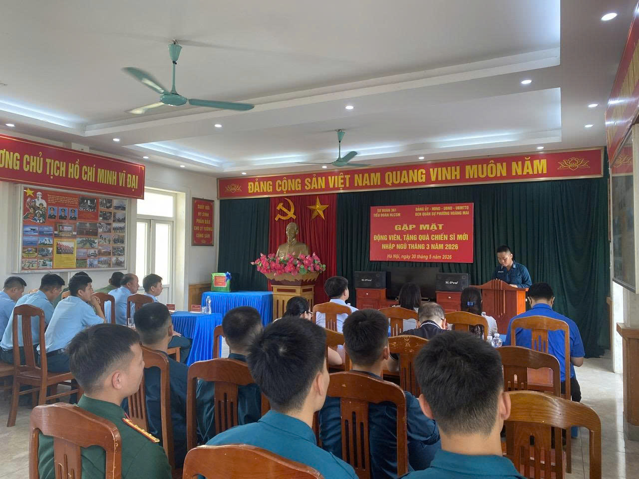 Phường Hoàng Mai tiếp thêm động lực cho chiến sĩ mới vững vàng trong môi trường quân ngũ