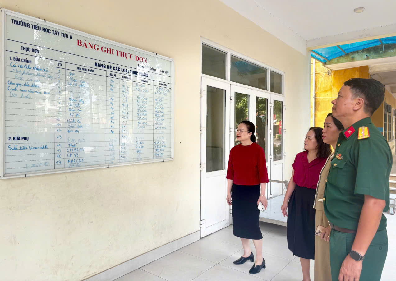 Phường Tây Tựu đồng loạt kiểm tra bữa ăn bán trú tại 15 điểm trường