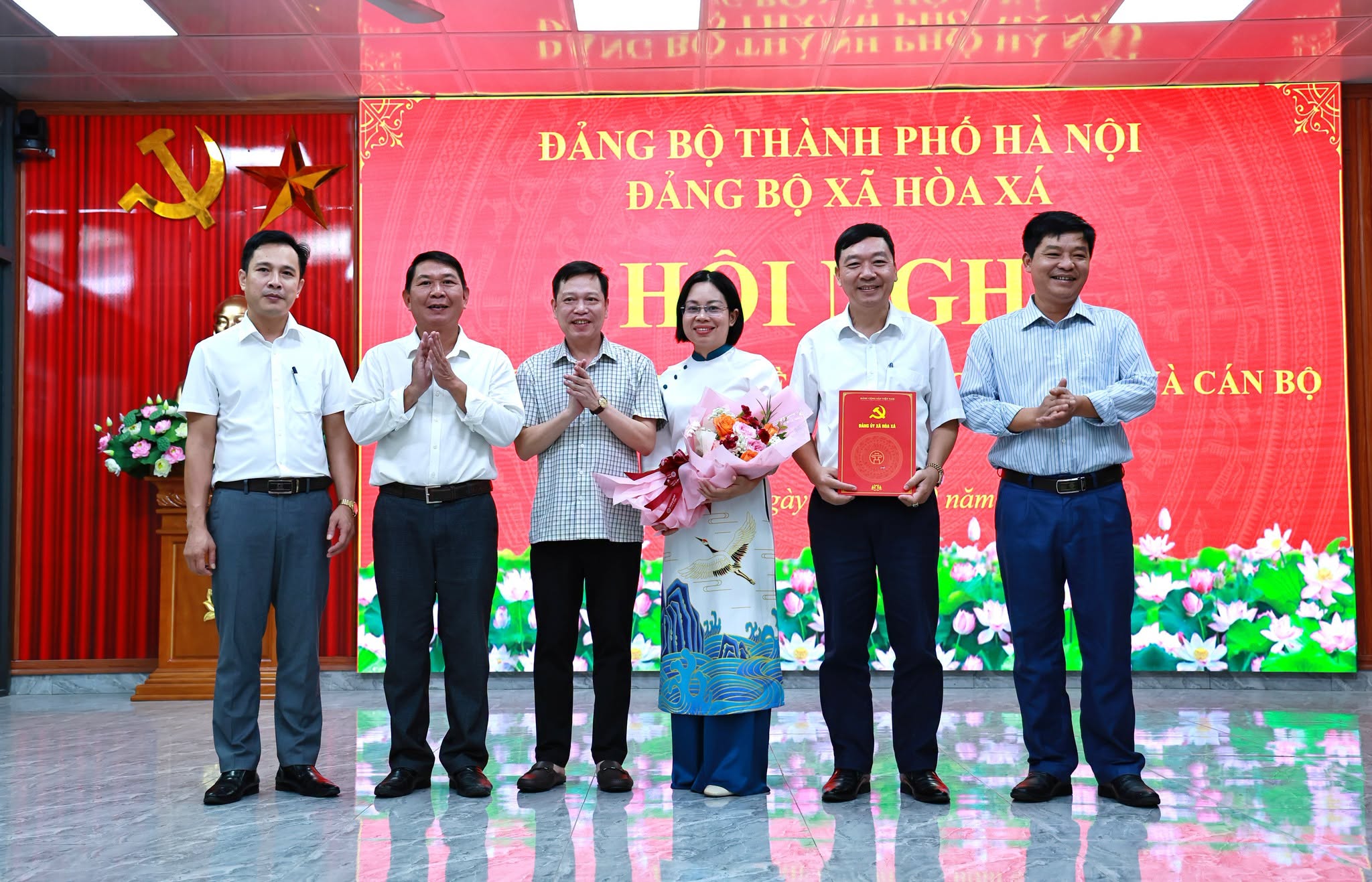 Xã Hòa Xá nâng cấp 2 chi bộ thành đảng bộ, kiện toàn công tác cán bộ