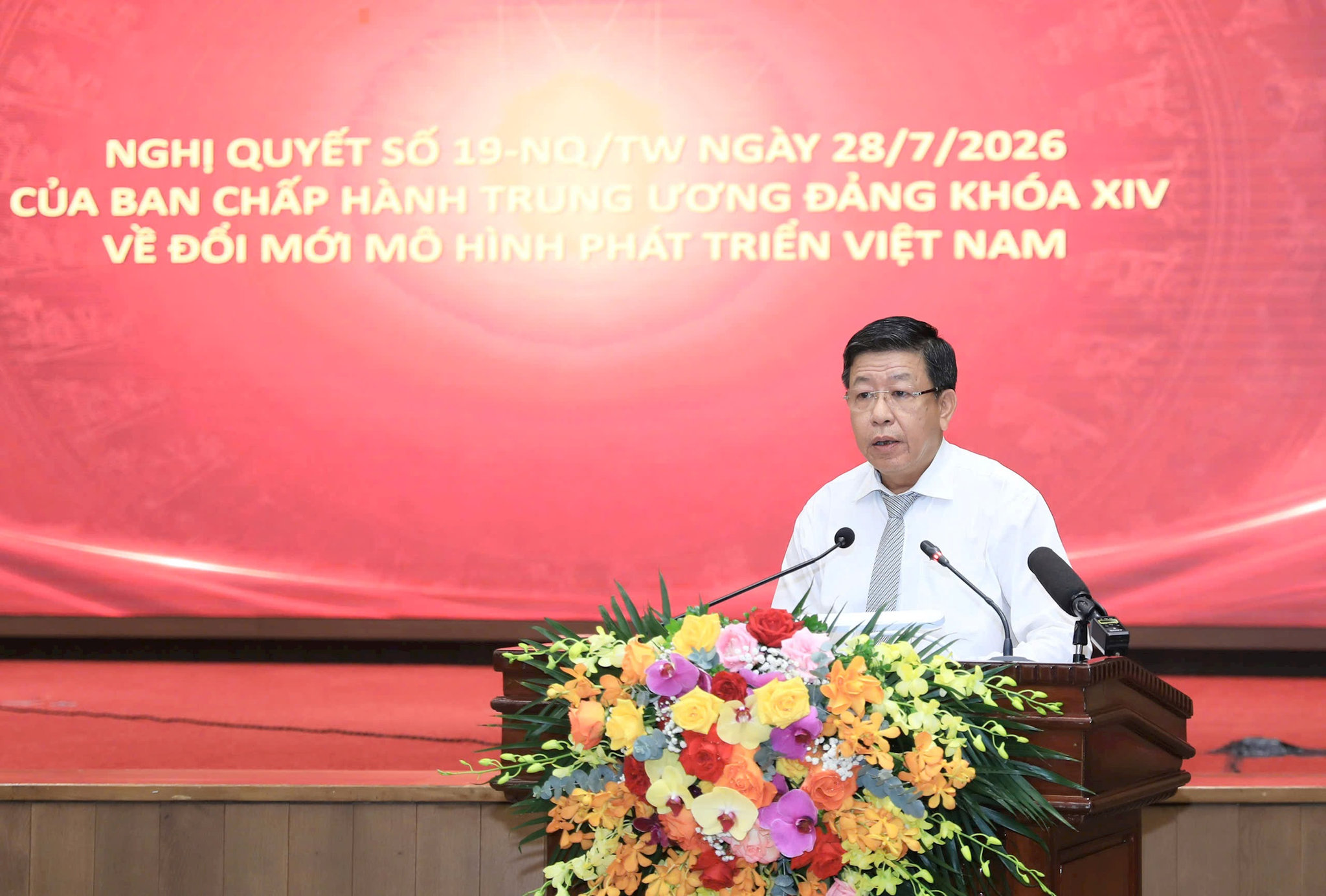 Xác định mục tiêu phát triển Hà Nội với yêu cầu cao hơn, toàn diện hơn
