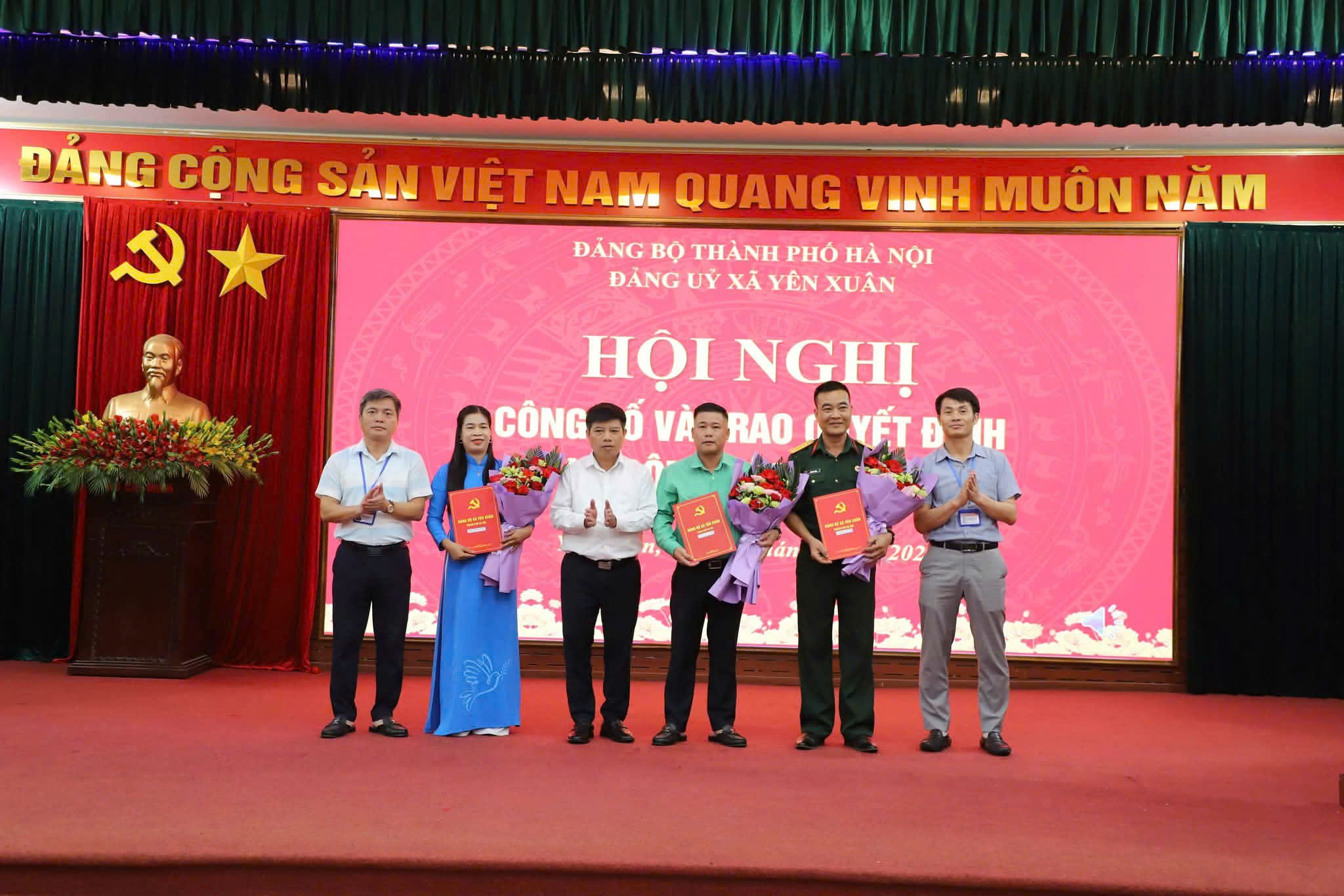 Đảng ủy xã Yên Xuân công bố các Quyết định về công tác cán bộ
