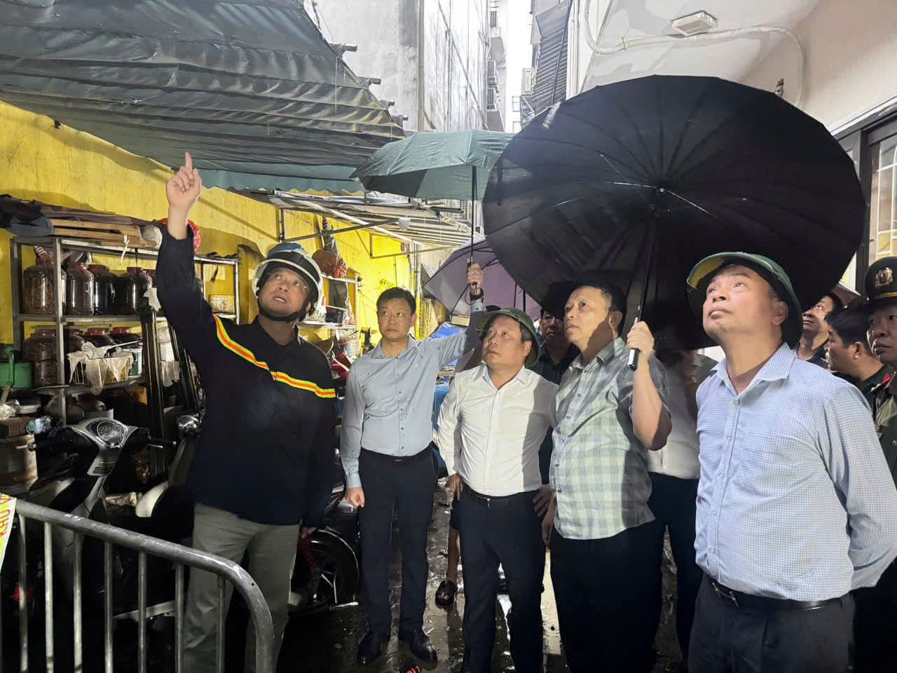 Hà Nội tập trung khắc phục hậu quả vụ cháy khiến 5 người tử vong tại phường Tây Hồ