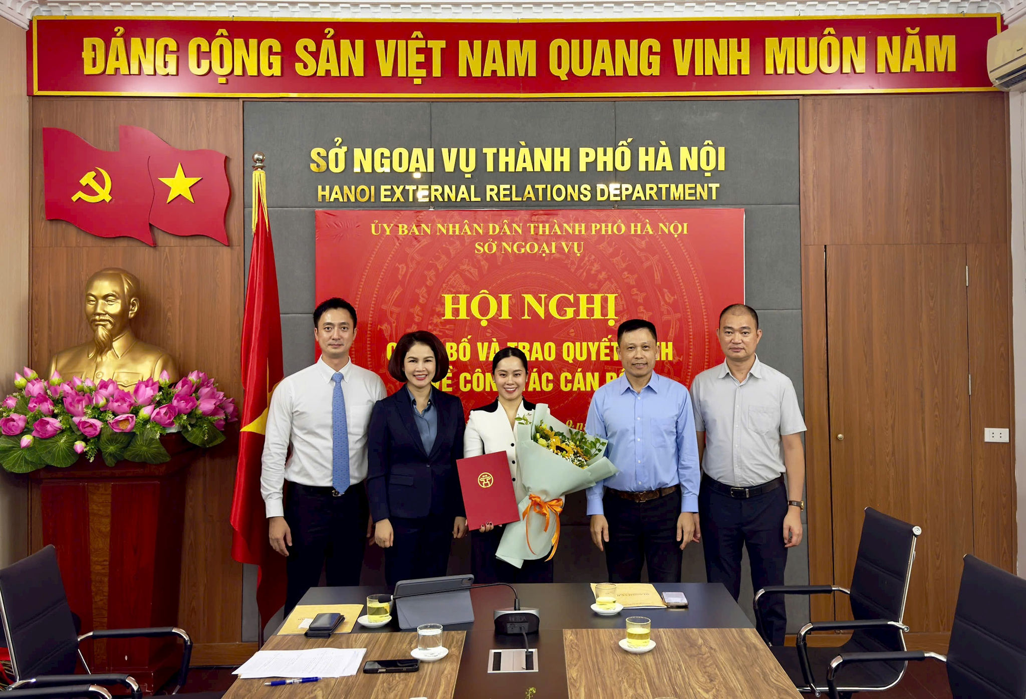 Sở Ngoại vụ Hà Nội công bố các quyết định về công tác cán bộ