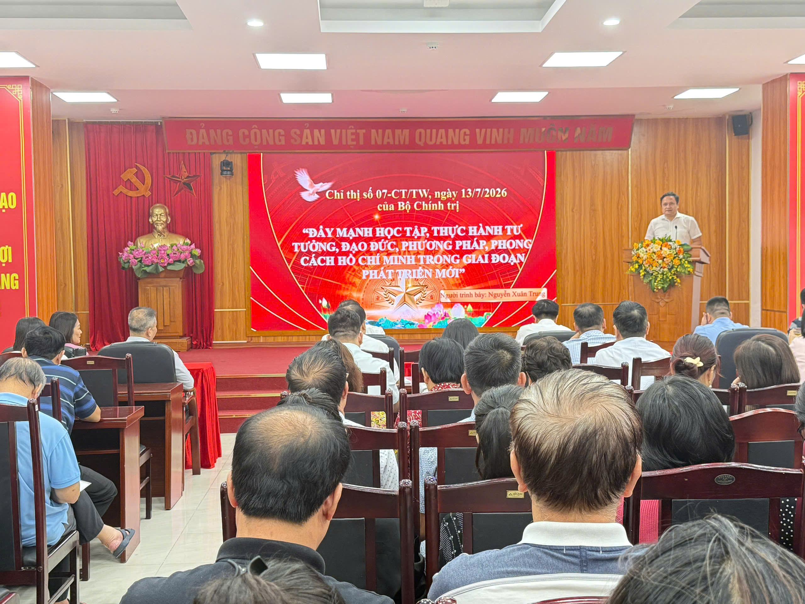 Phường Khương Đình gắn học và làm theo Bác với trách nhiệm và hiệu quả công việc