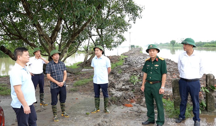 Xã Thanh Oai vận hành tối đa trạm bơm, chủ động bảo vệ vùng sản xuất trước mưa lớn