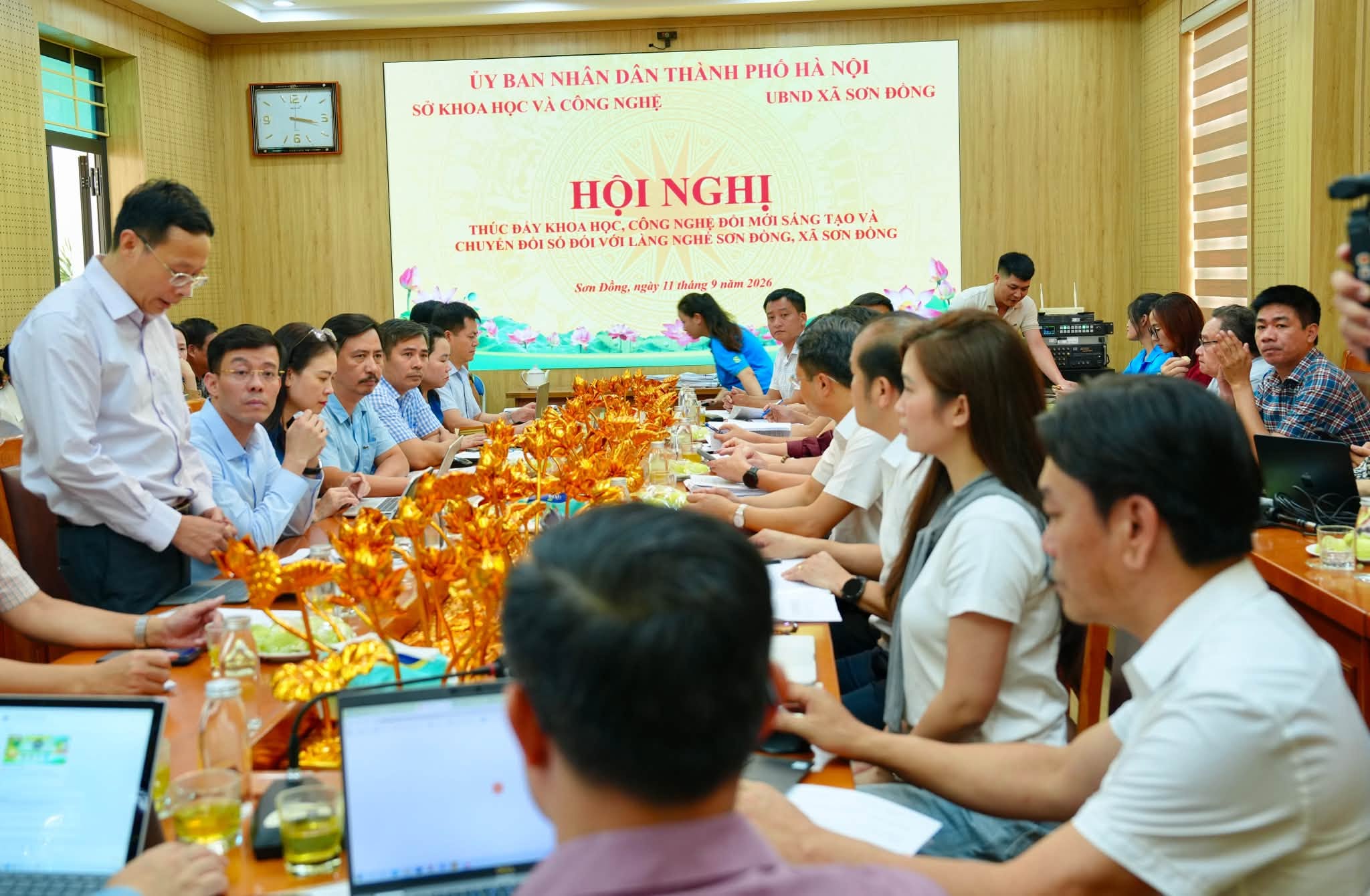 Sở Khoa học và Công nghệ Hà Nội làm việc với xã Sơn Đồng về thúc đẩy khoa học, công nghệ, đổi mới sáng tạo và chuyển đổi số làng nghề