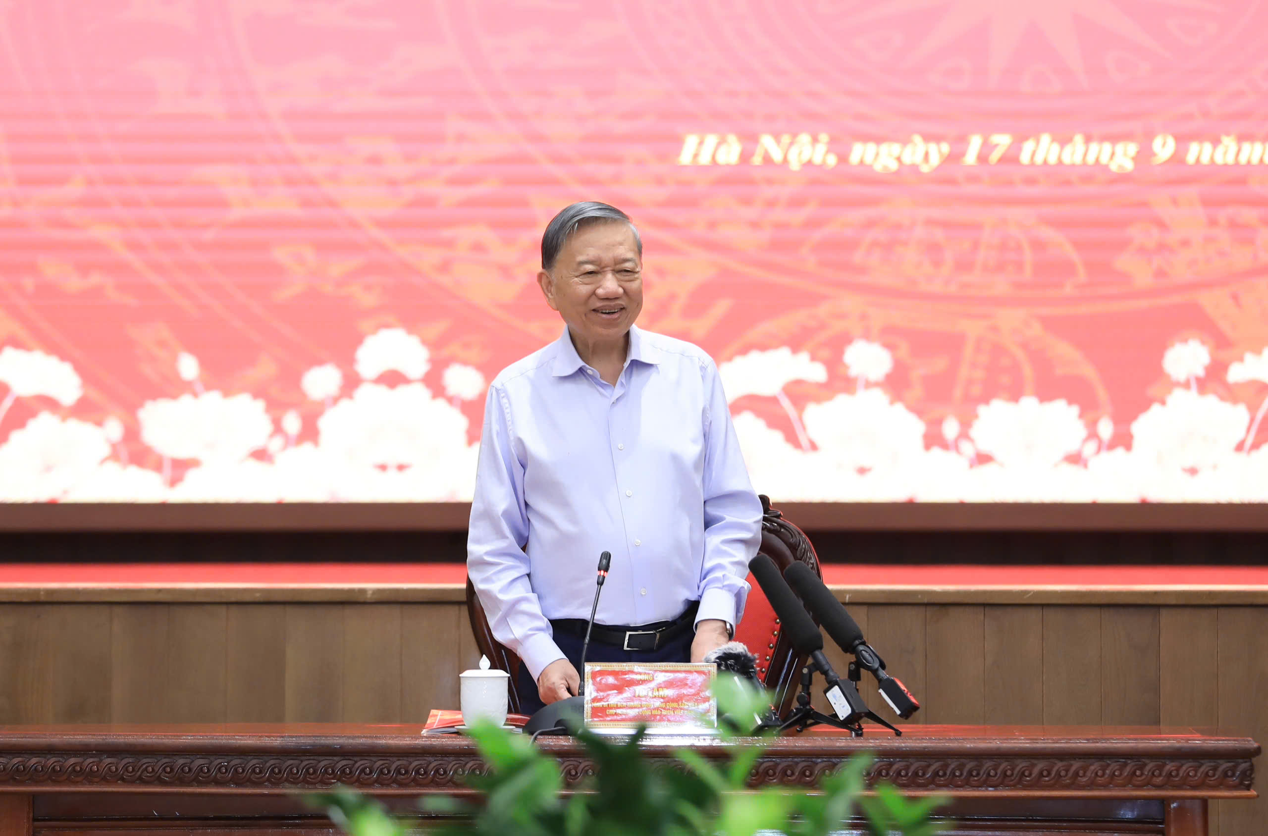 Tổng Bí thư, Chủ tịch nước Tô Lâm: Cán bộ Thủ đô phải có năng lực quản trị hiện đại và tổ chức thực hiện