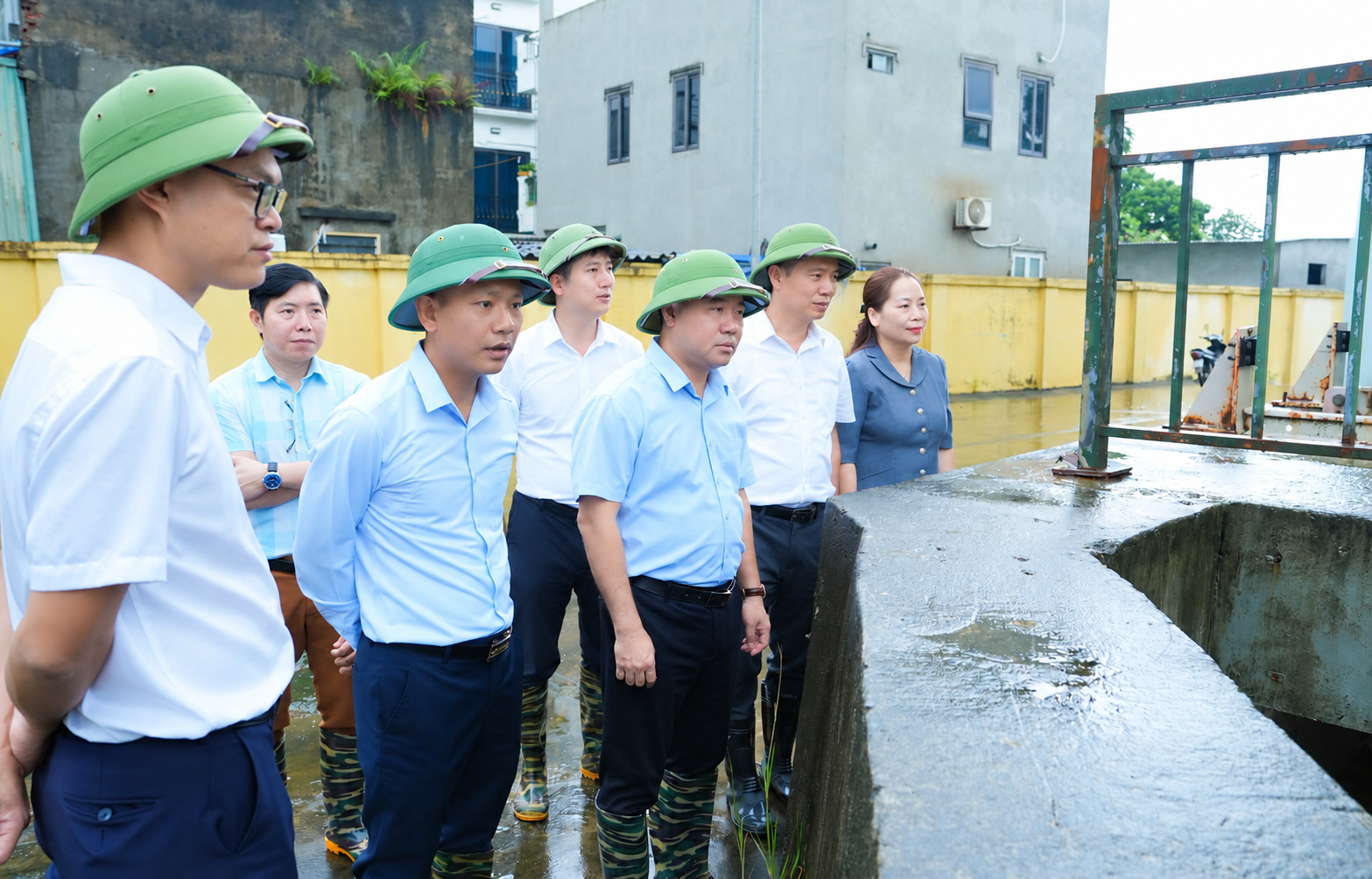 Xã Quốc Oai chủ động tiêu úng, bảo đảm an toàn các hộ dân ven sông Đáy
