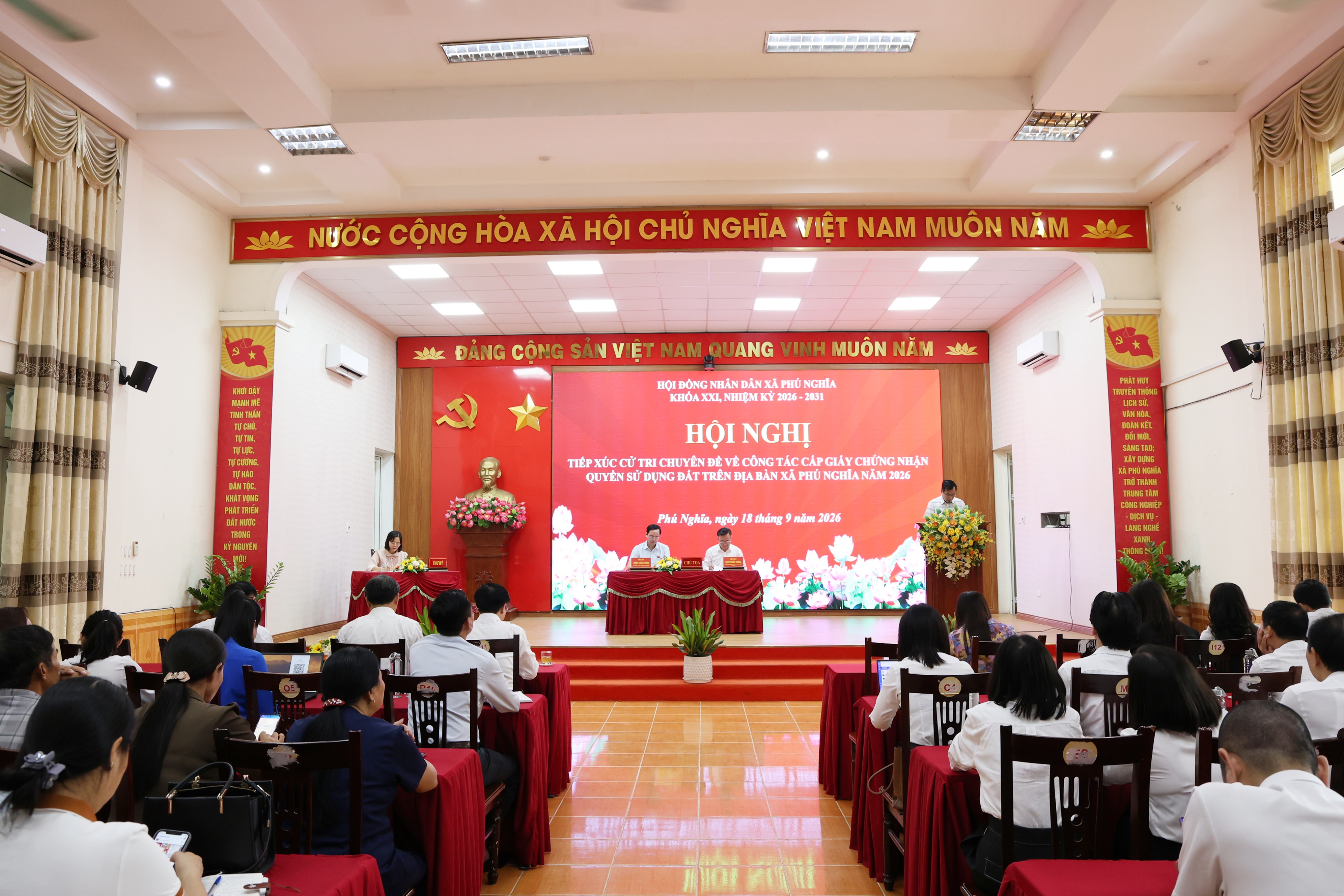 Xã Phú Nghĩa tập trung giải quyết những kiến nghị của cử tri về cấp Giấy chứng nhận quyền sử dụng đất