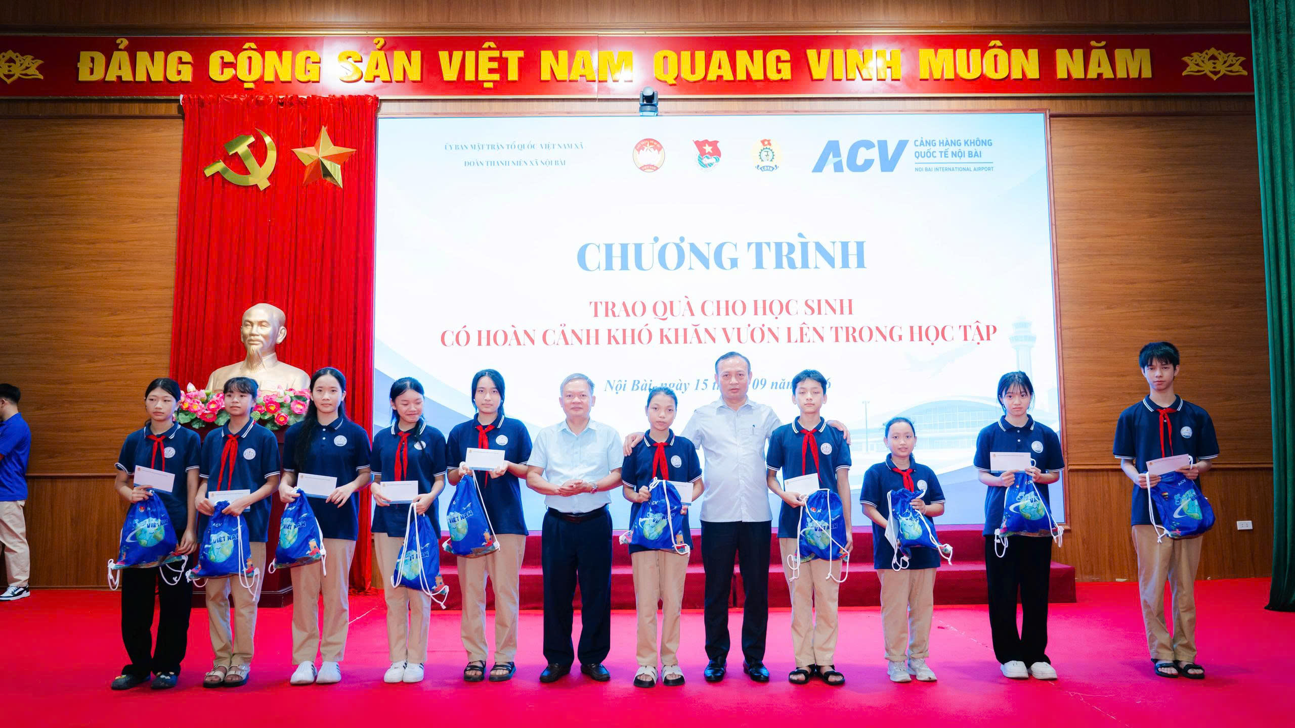 Xã Nội Bài đưa kiến thức an toàn hàng không đến 200 học sinh