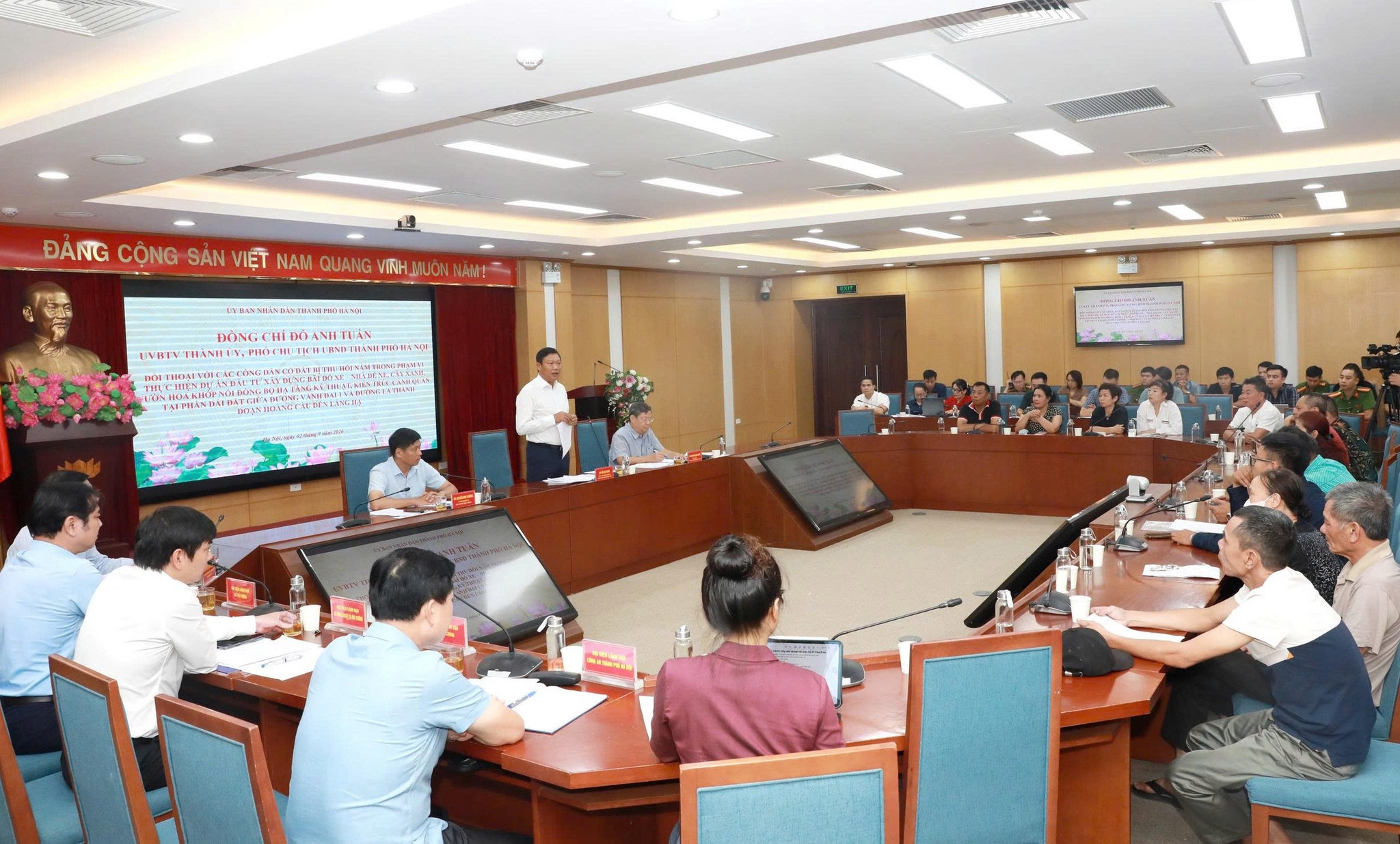 Khẩn trương giải quyết các kiến nghị của người dân liên quan đến dự án bãi đỗ xe tại phường Ô Chợ Dừa