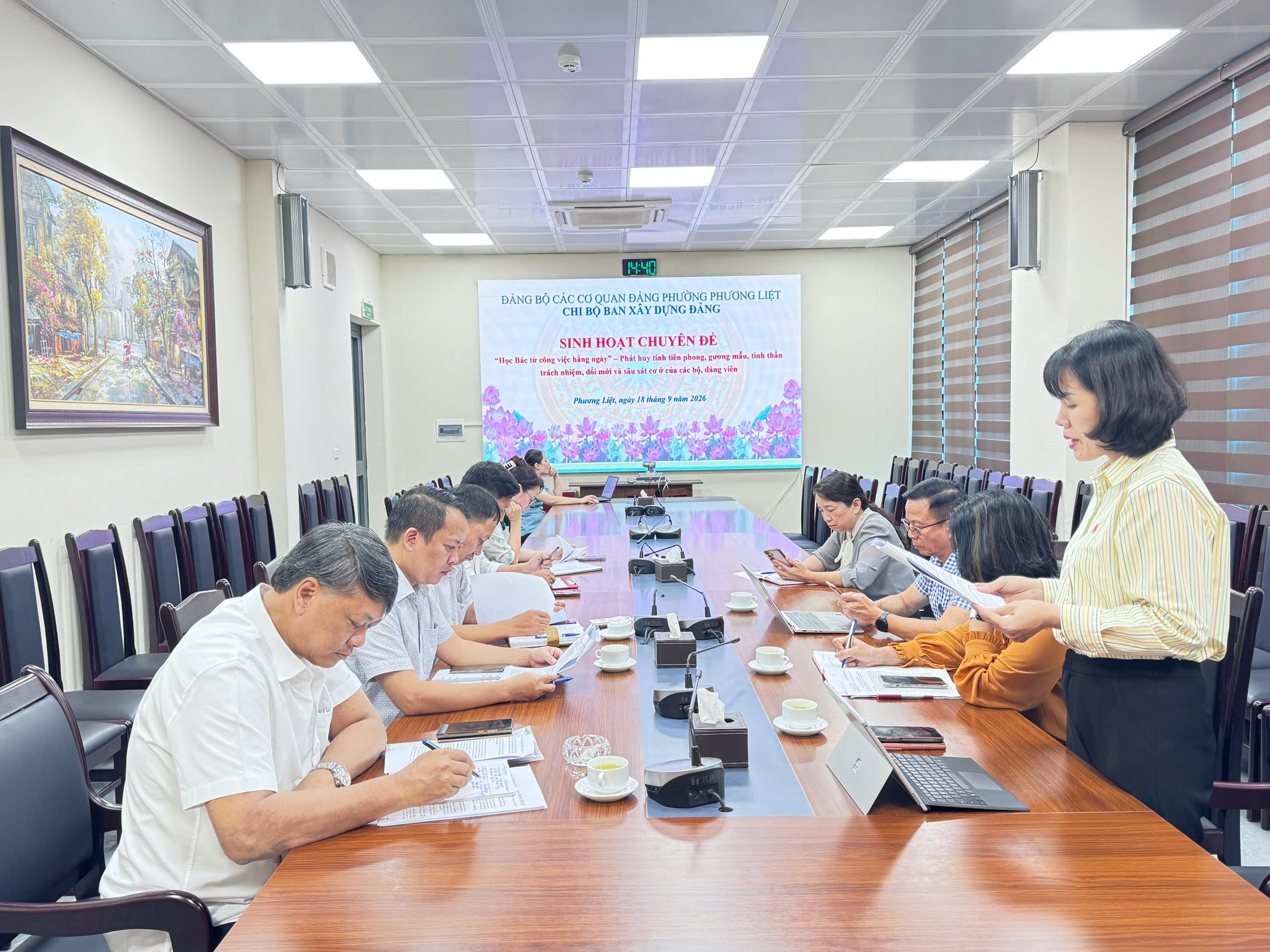 Phường Phương Liệt đưa sinh hoạt chuyên đề sát hơn với công việc và trách nhiệm đảng viên