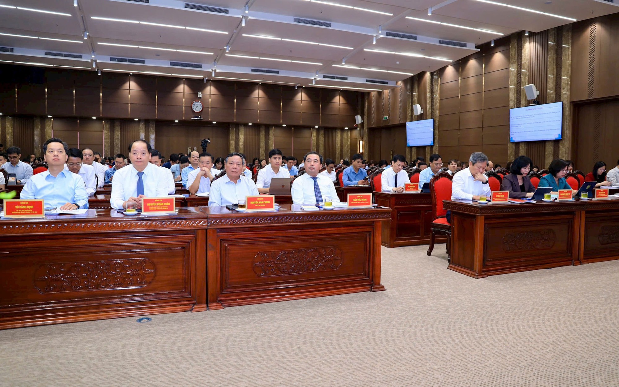Hà Nội quy định mới về nghiên cứu, học tập, quán triệt và triển khai thực hiện nghị quyết của Đảng