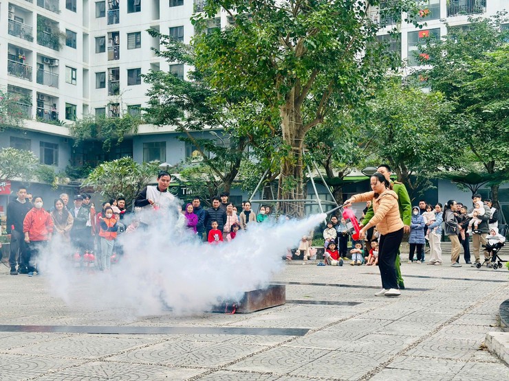 Phường Đông Ngạc tăng phòng ngừa cháy, nổ từ khu dân cư