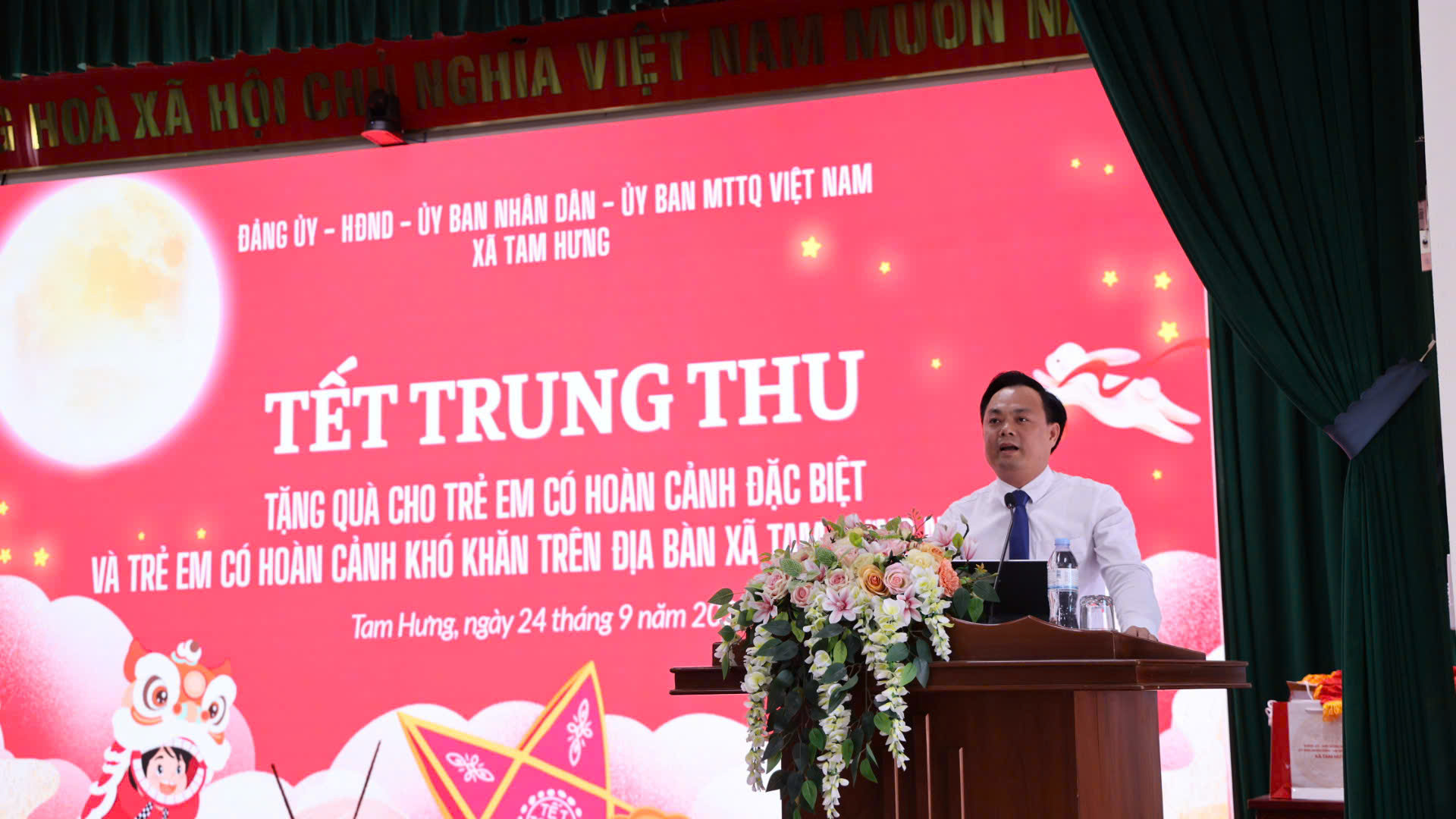 Xã Tam Hưng trao 196 suất quà, mang Trung thu ấm áp đến trẻ em có hoàn cảnh khó khăn