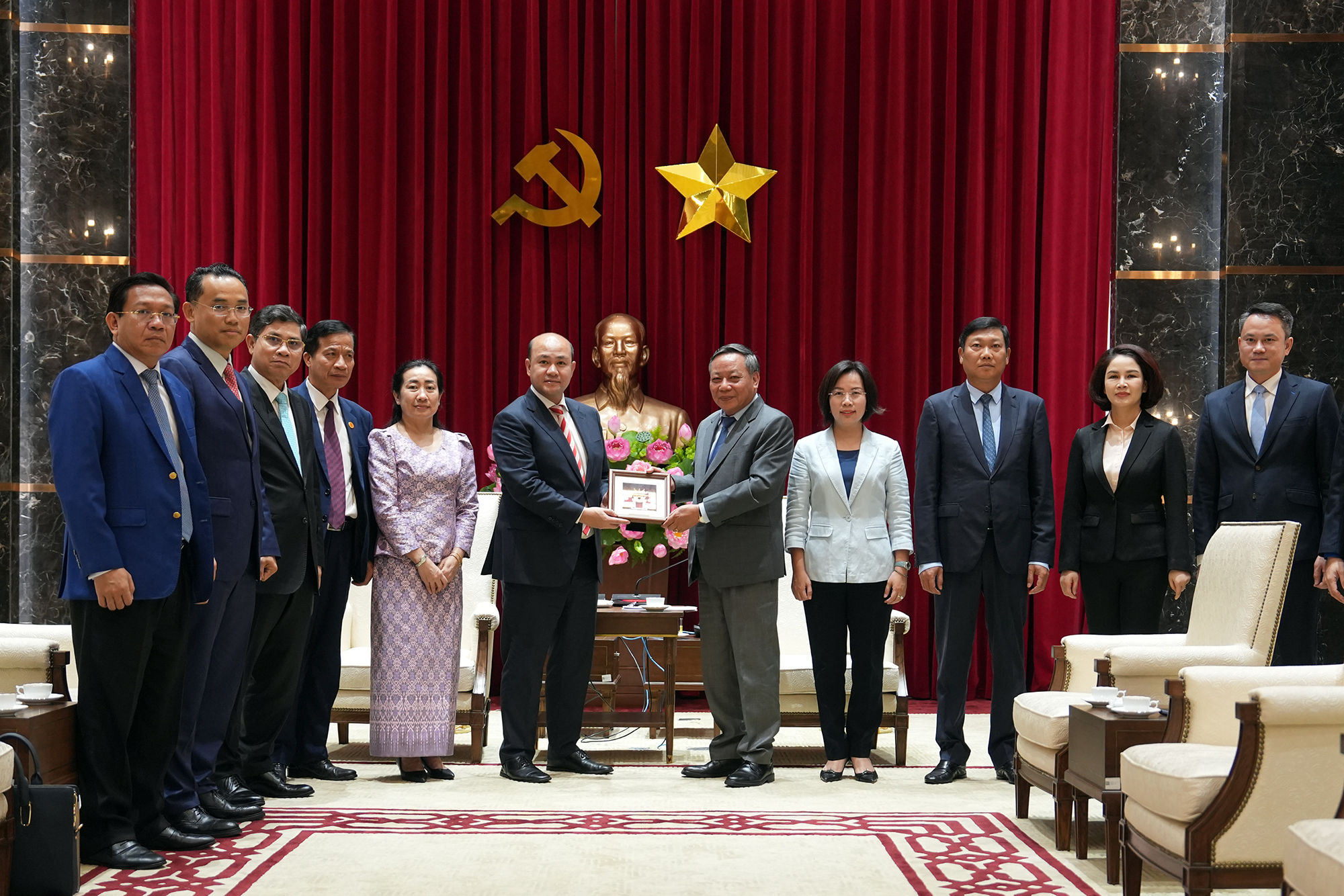Thúc đẩy quan hệ hợp tác, tăng cường giao lưu Nhân dân giữa Thủ đô Hà Nội và Thủ đô Phnom Penh (Campuchia)