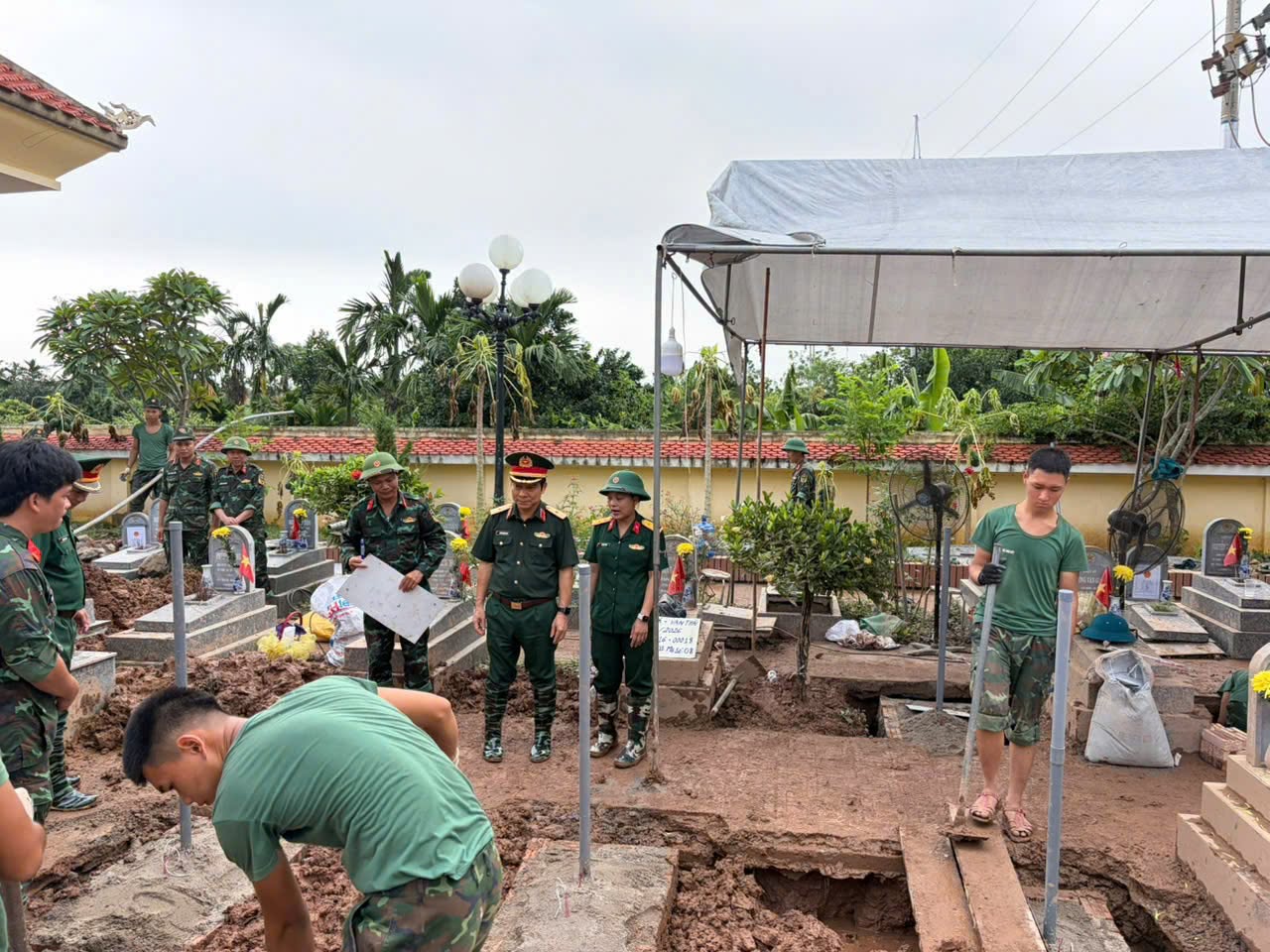 Xã Hòa Xá hoàn thành lấy mẫu ADN 67 phần mộ liệt sĩ, triển khai khám sức khỏe toàn dân