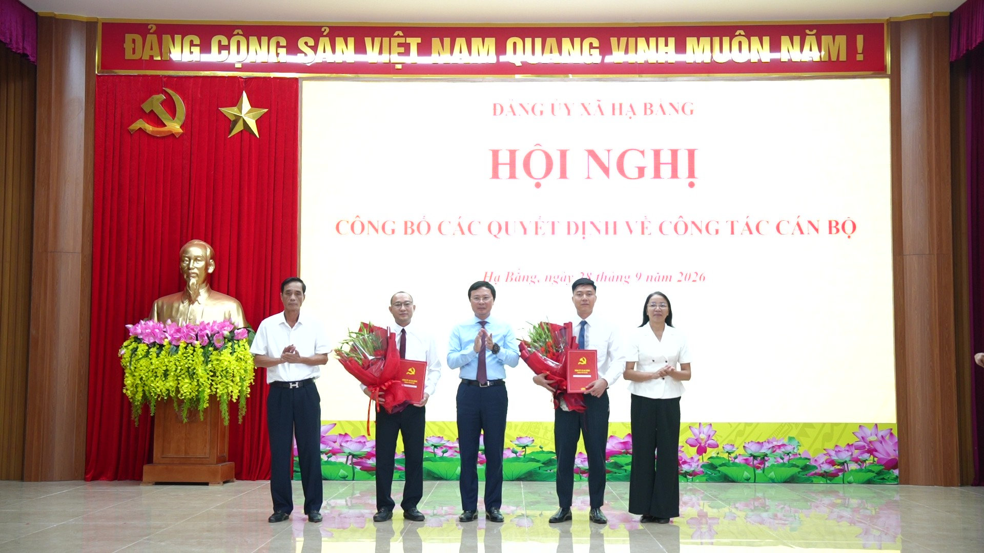 Xã Hạ Bằng kiện toàn cán bộ chủ chốt tại Văn phòng và Ủy ban Kiểm tra Đảng ủy