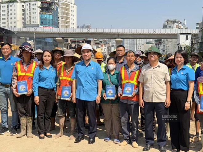 Phường Khương Đình tiếp sức công nhân bám công trường Vành đai 2,5 xuyên kỳ nghỉ Quốc khánh