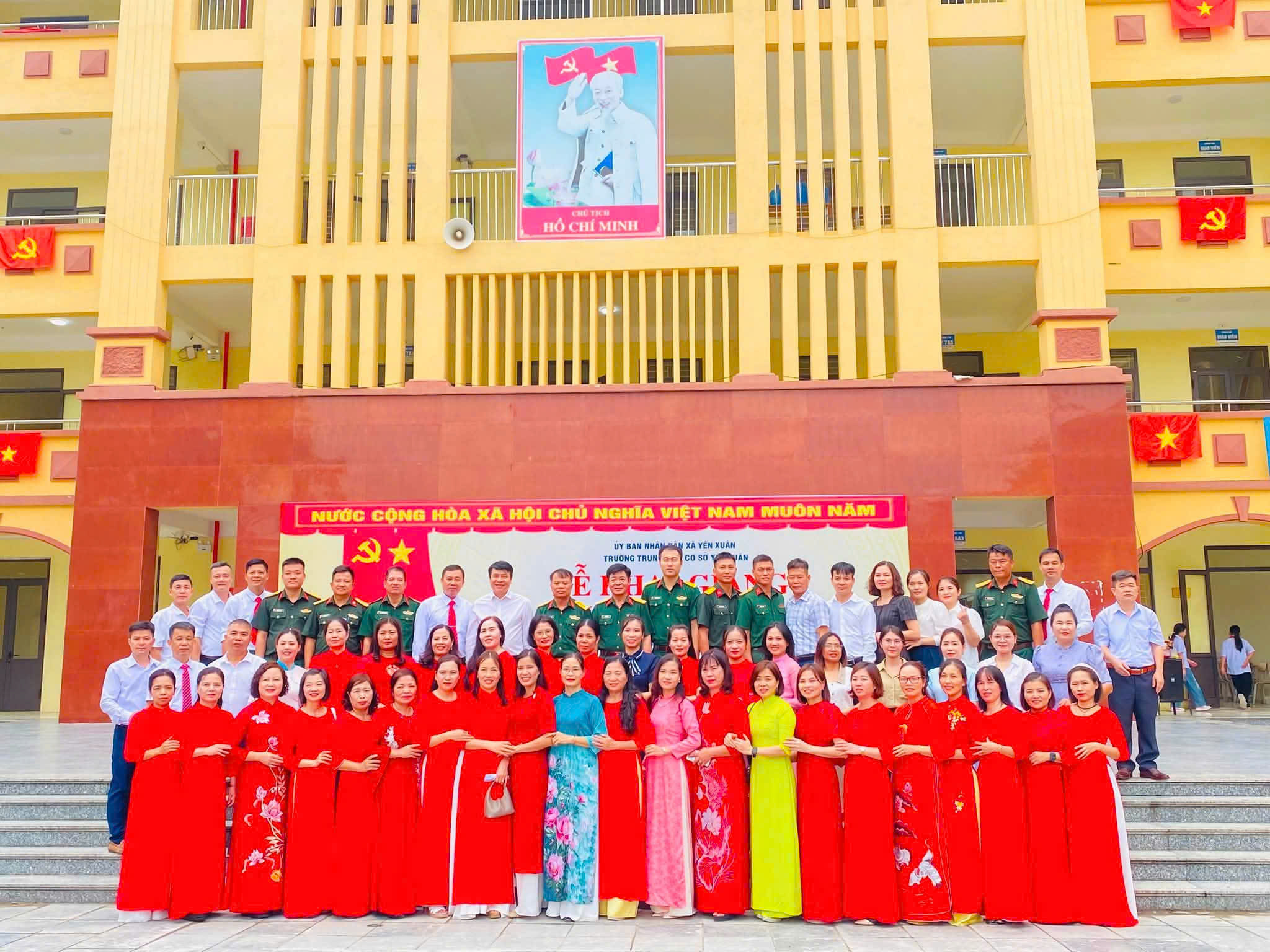 Xã Yên Xuân lan tỏa khí thế khai trường, tiếp sức học sinh khó khăn bước vào năm học mới