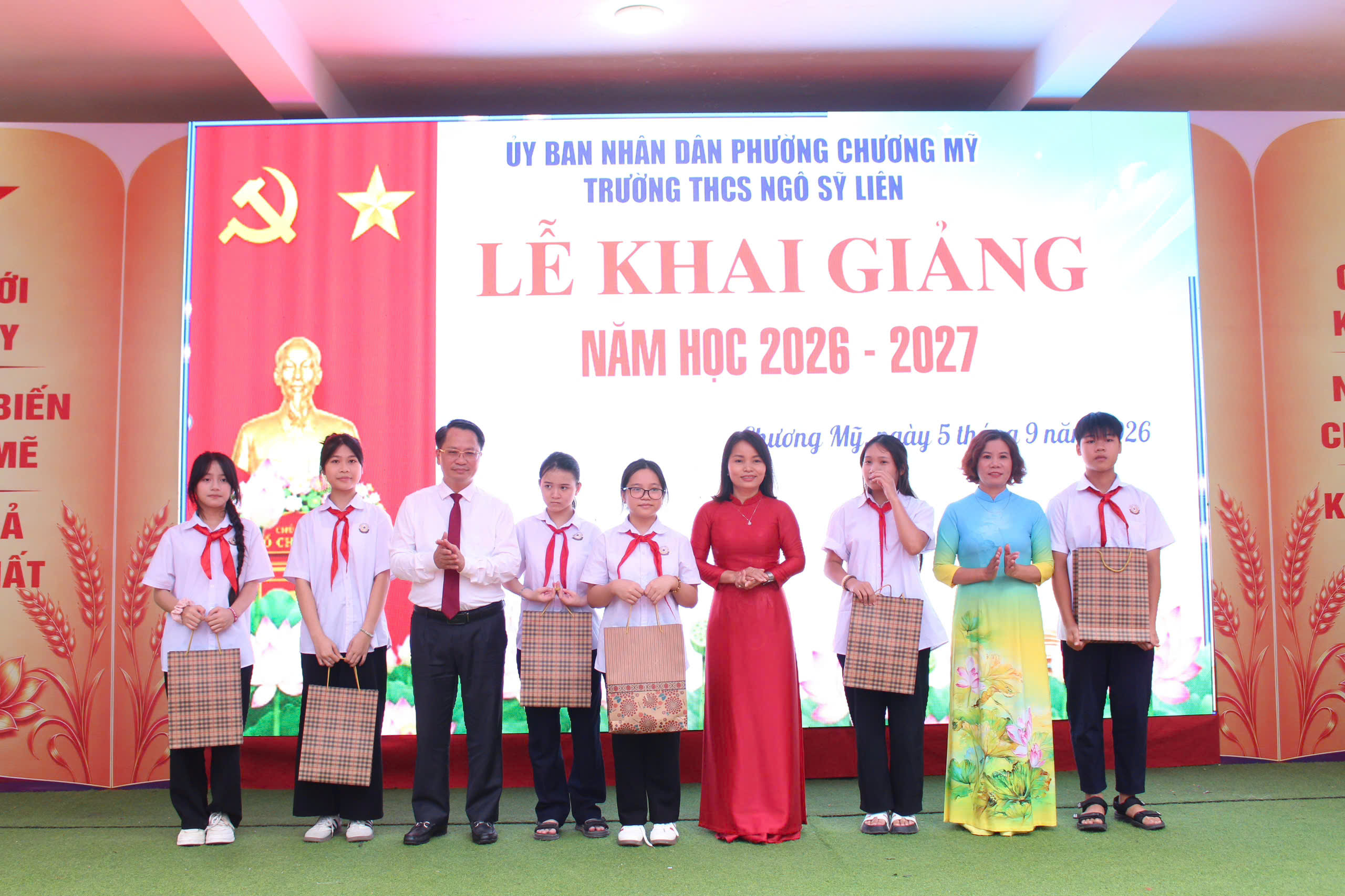 Lãnh đạo phường Chương Mỹ động viên các nhà trường bước vào năm học mới