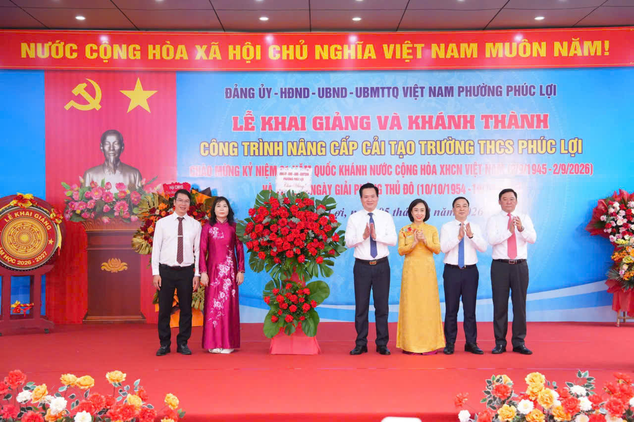 Phường Phúc Lợi rộn ràng ngày khai trường, gần 22.000 học sinh bước vào năm học mới với khát vọng đổi mới