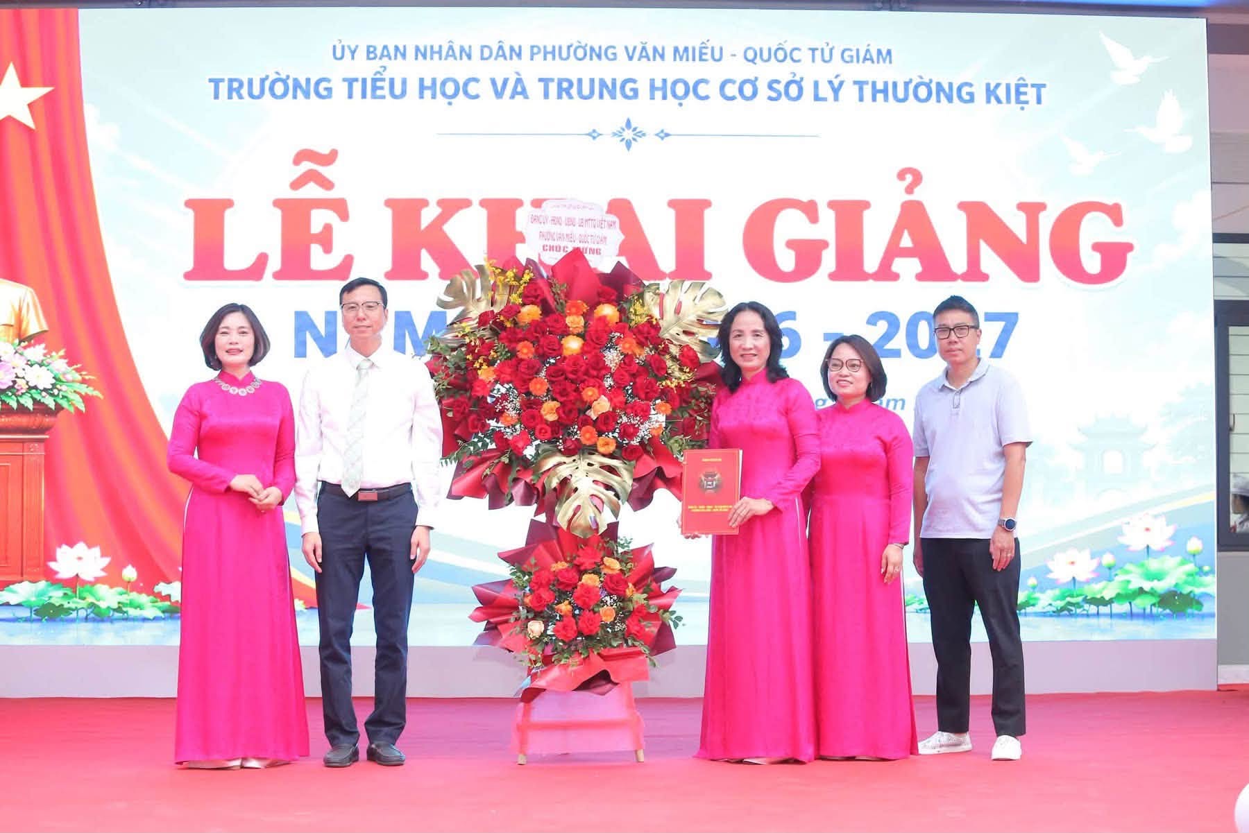 Rộn ràng khai giảng năm học mới trên địa bàn phường Văn Miếu - Quốc Tử Giám