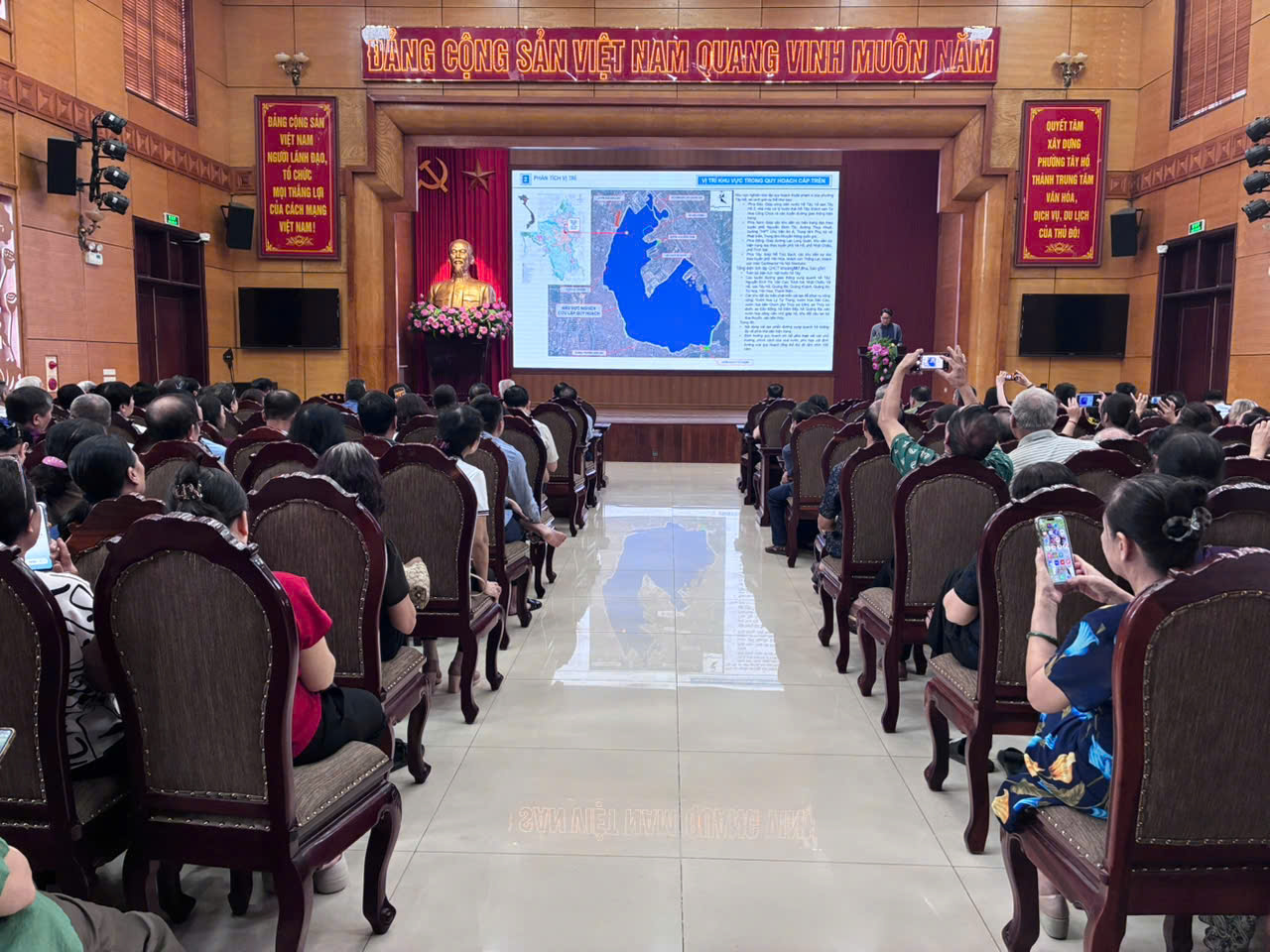 Phường Tây Hồ lấy ý kiến cộng đồng dân cư về quy hoạch tuyến đường giao thông cảnh quan ven Hồ Tây