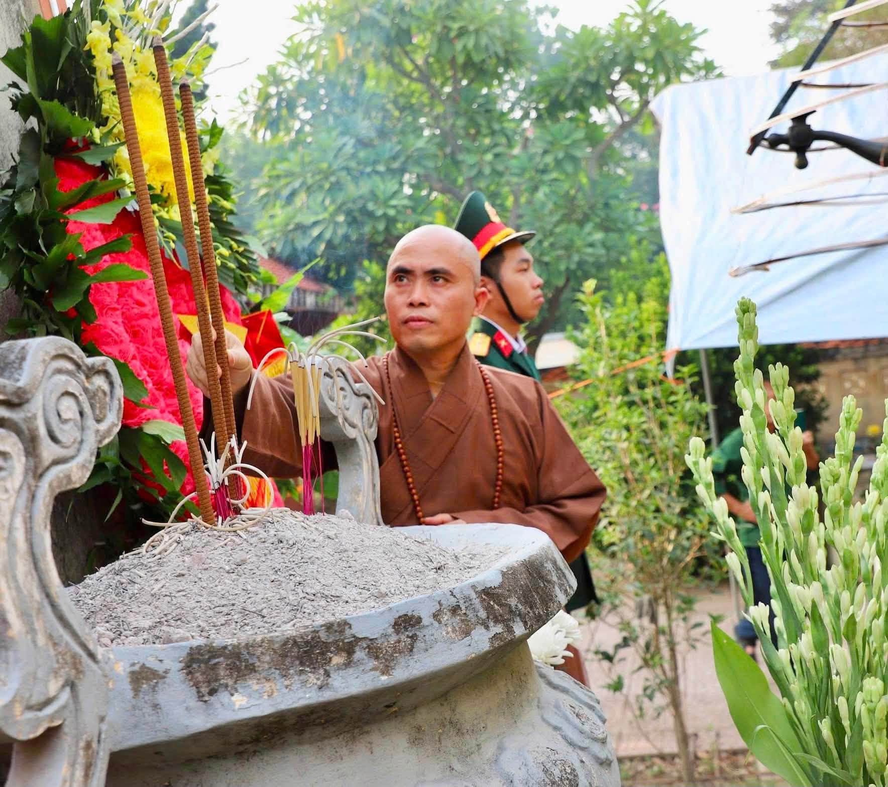 Xã Hồng Vân triển khai lấy mẫu, số hóa thông tin hài cốt liệt sĩ chưa xác định danh tính