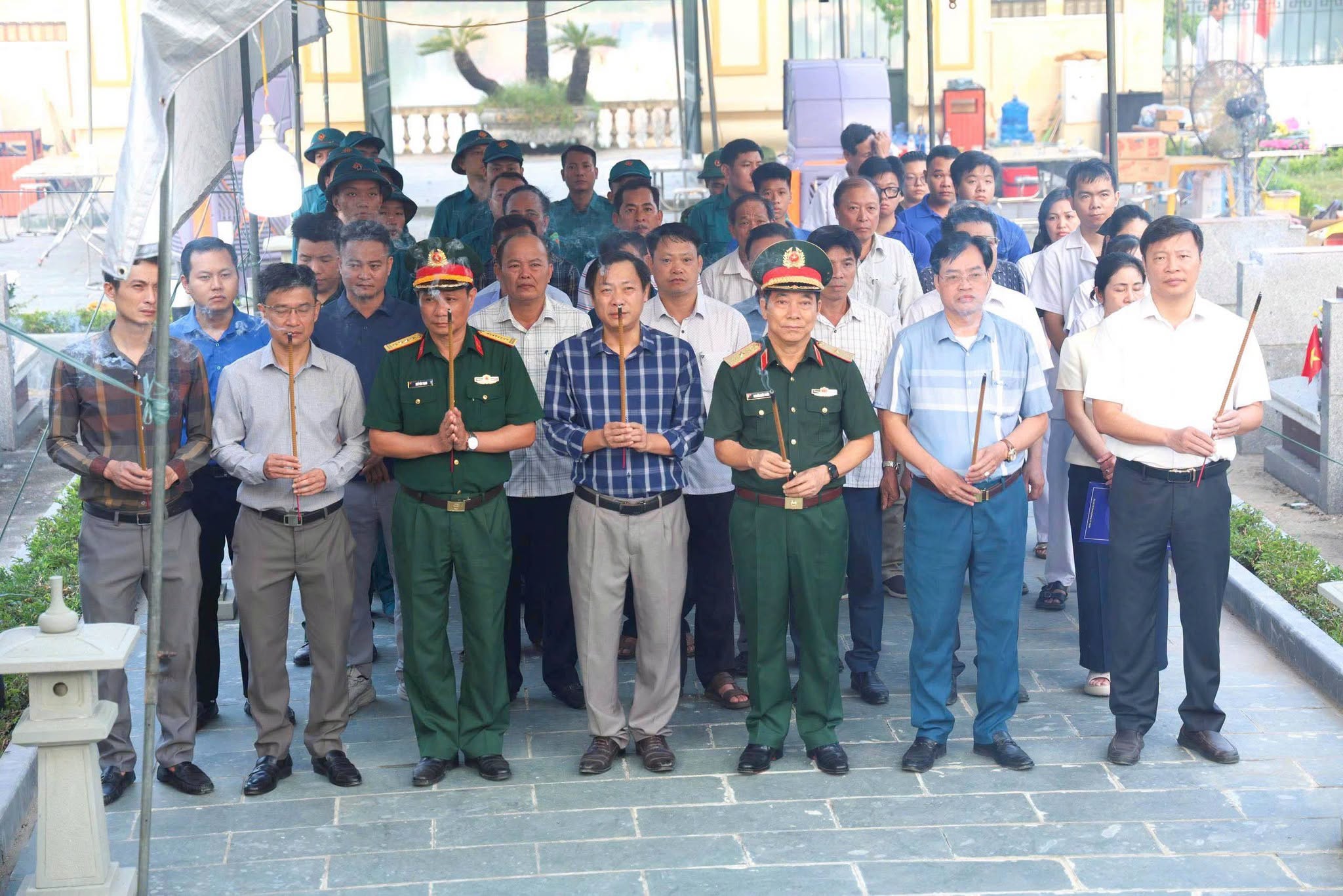 Xã Chương Dương lấy mẫu ADN 13 phần mộ liệt sĩ chưa xác định danh tính
