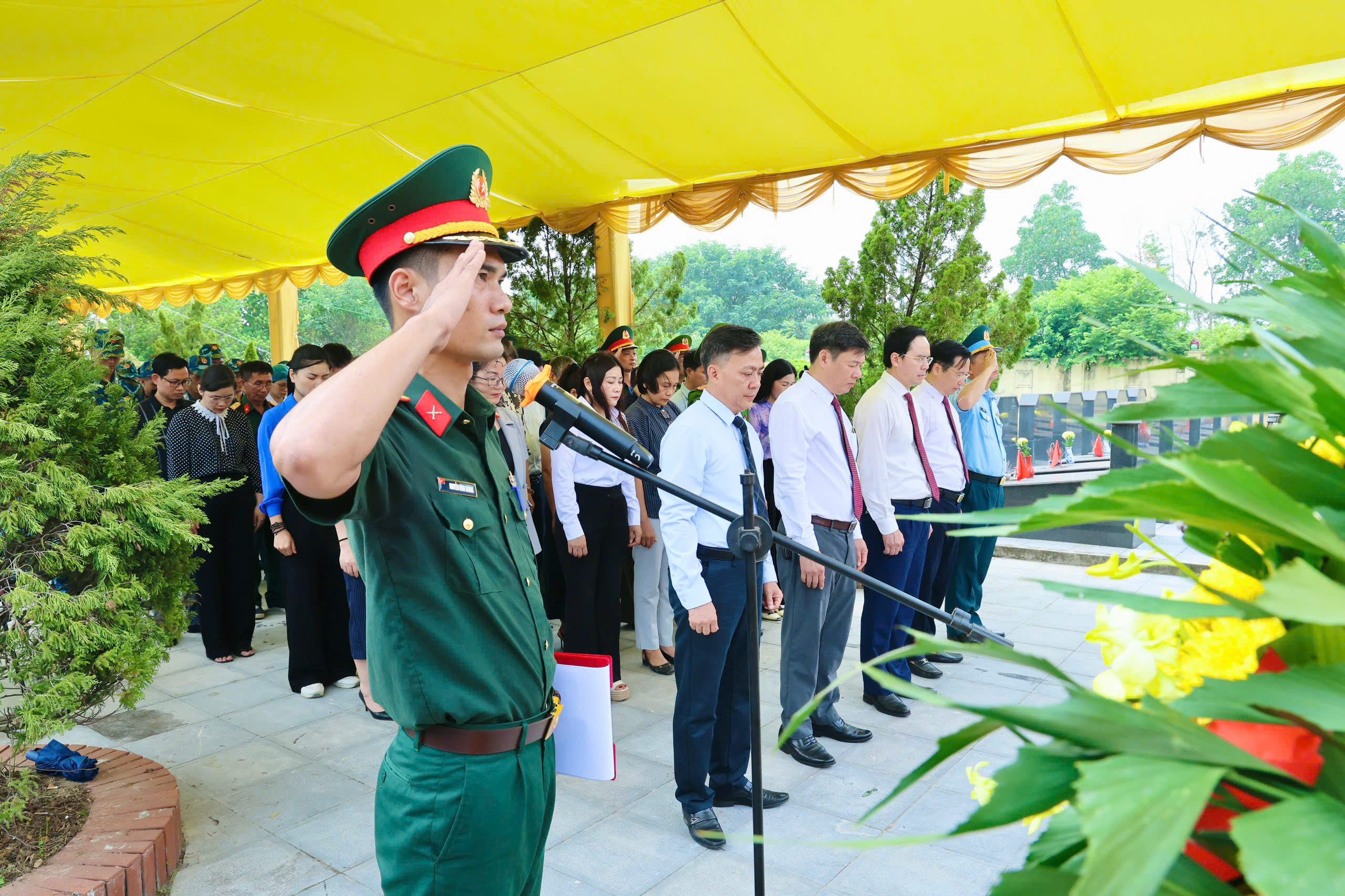 Xã Phú Nghĩa triển khai lấy mẫu ADN 7 phần mộ liệt sĩ chưa xác định thông tin