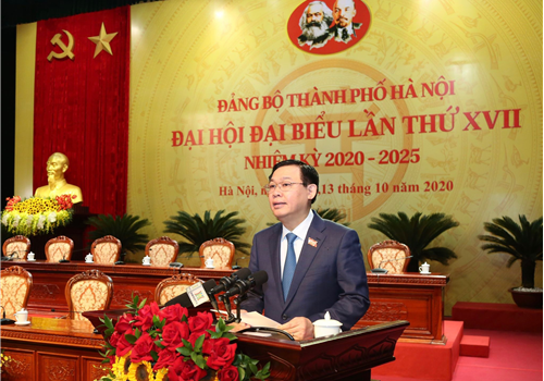 Ủy viên Bộ Chính trị, Bí thư Thành ủy, Trưởng đoàn Đại biểu Quốc hội Thành phố Hà Nội Vương Đình Huệ phát biểu khai mạc phiên trù bị Đại hội