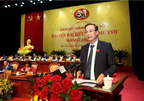 Phó Bí thư Thành ủy Đào Đức Toàn điều hành nội dung Bầu Ban thẩm tra tư cách đại biểu; thông qua chương trình Đại hội phiên chính thức