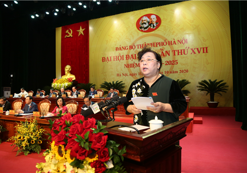 Phó Bí thư Thành ủy, Chủ tịch HĐND Thành phố Hà Nội Nguyễn Thị Bích Ngọc thông qua Quy chế làm việc của Đại hội; Phổ biến một số nội dung về bầu cử trong Đảng
