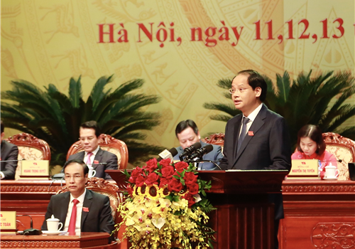 Thành ủy viên, Phó Chủ tịch UBND Thành phố Hà Nội Nguyễn Doãn Toản trình bày tham luận tại Đại hội