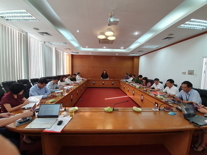 Phó Bí thư Thành ủy, Chủ tịch HĐND thành phố Nguyễn Thị Bích Ngọc phát biểu kết luận buổi giám sát tại Long Biên