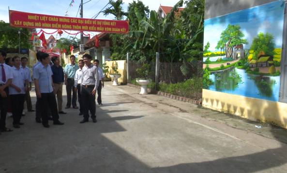 Tranh tường của xóm Đoàn kết thôn La Thạch xã Phương Đình