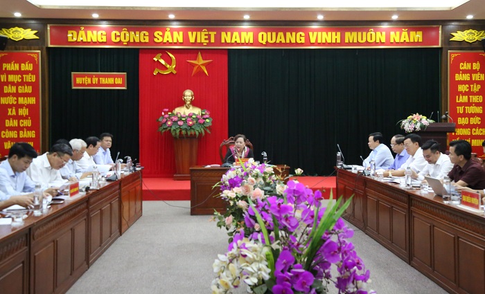 Quang cảnh buổi làm việc