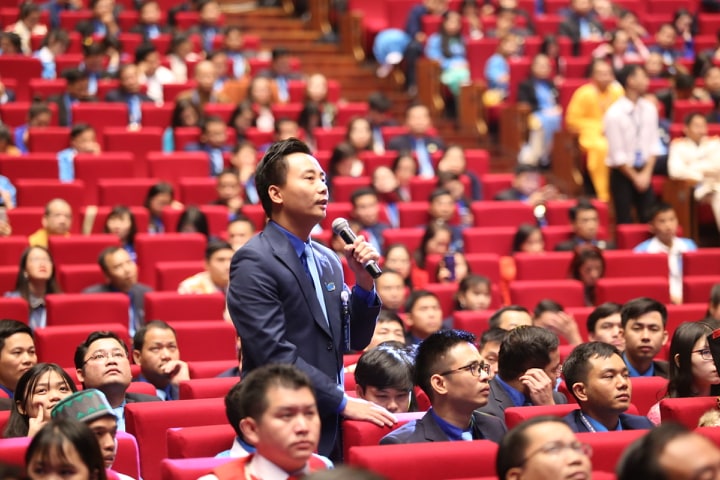 Anh Nguyễn Đức Tiến, Đoàn thành phố Hà Nội đặt câu hỏi với các thành viên Chính phủ