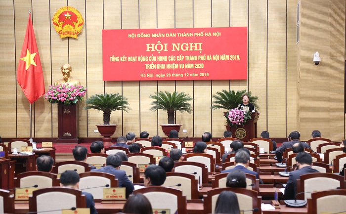 Chủ tịch HĐND thành phố Nguyễn Thị Bích Ngọc phát biểu tại hội nghị tổng kết