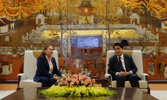 Ủy viên Trung ương Đảng, Phó Bí thư Thành ủy, Chủ tịch UBND thành phố Hà Nội Nguyễn Đức Chung đã tiếp Đại sứ đặc mệnh toàn quyền Malaysia tại Việt Nam Dato’ Shariffah Norhana Syed Mustaffa 