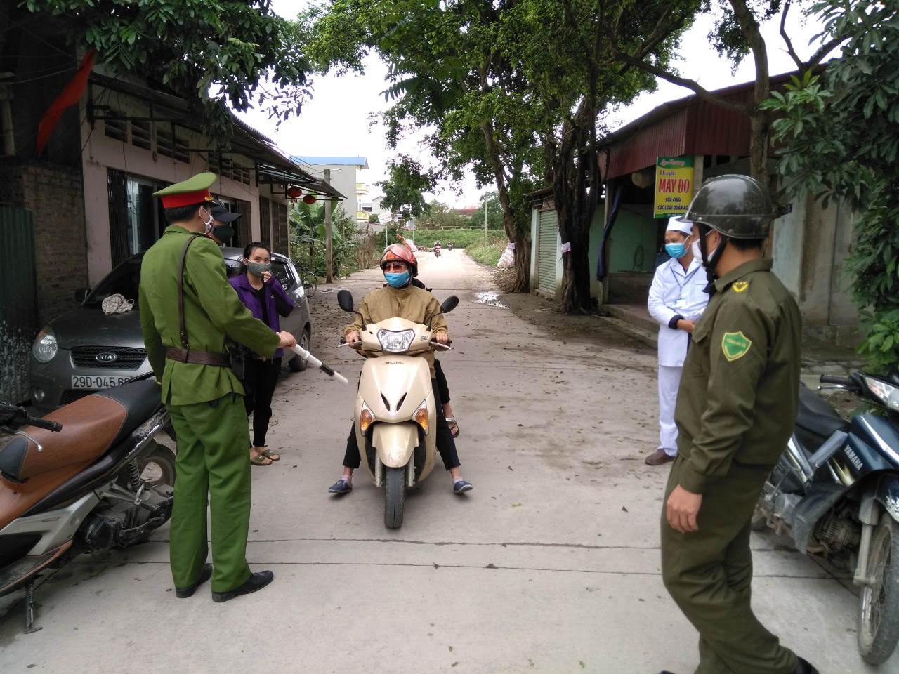Hình ảnh chốt kiểm tra trên địa bàn xã Thanh Mai huyện Thanh Oai