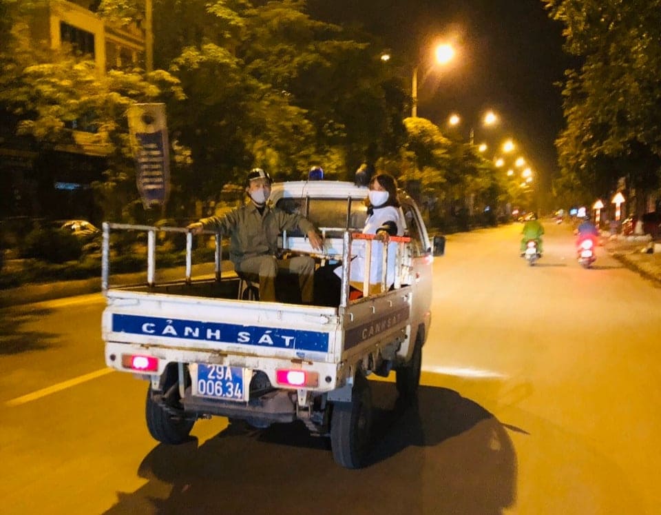 Tổ công tác tăng cường tuần tra, kiểm soát việc thực hiện cách ly xã hội