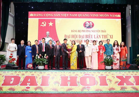 Ban chấp hành Đảng bộ phường Nguyễn Trãi nhiệm kỳ 2020-2025 ra mắt đại hội